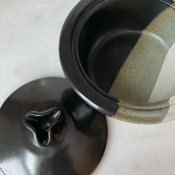 Handmade Ross Canada Pottery - Picture 7 of 8